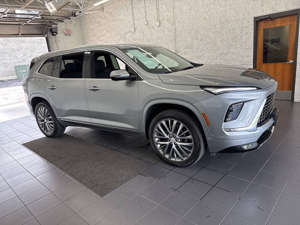 2025 Buick Enclave Avenir — SUV — 12,907 mi — Springfield, MO