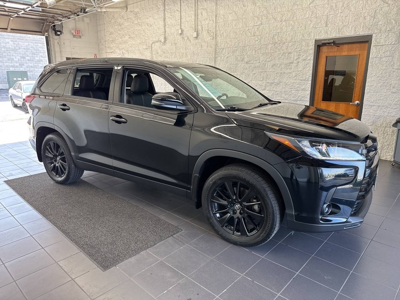 2019 Toyota Highlander SE V6 — SUV — 71,191 mi — Springfield, MO