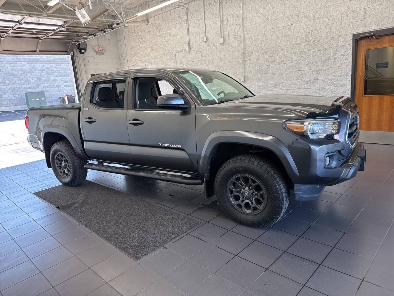 2018 Toyota Tacoma SR5 — Pickup Truck — 96,845 mi — Springfield, MO