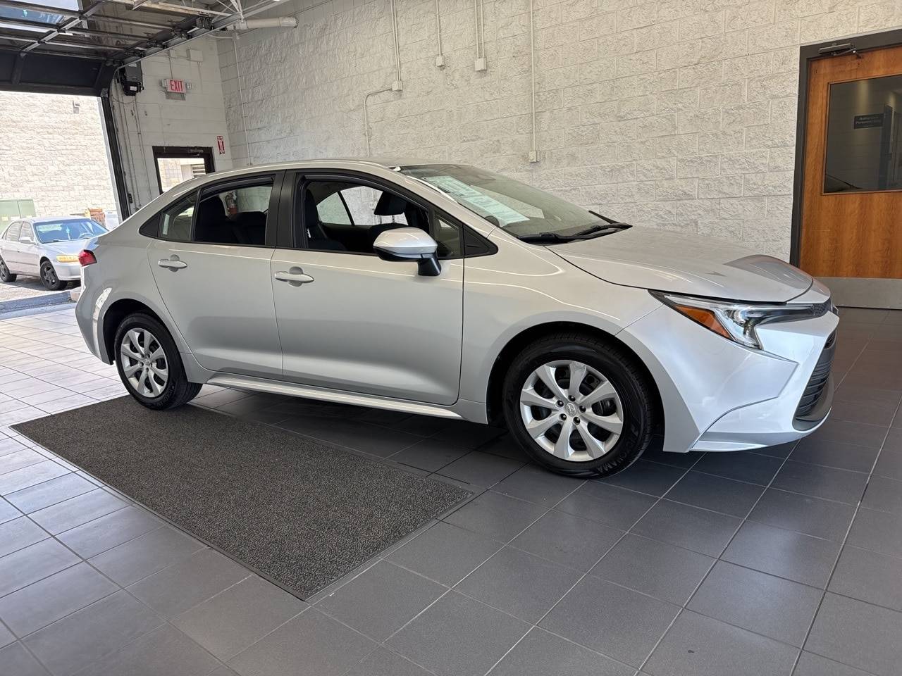 2023 Toyota Corolla Hybrid LE — Sedan — 14,011 mi — Springfield, MO