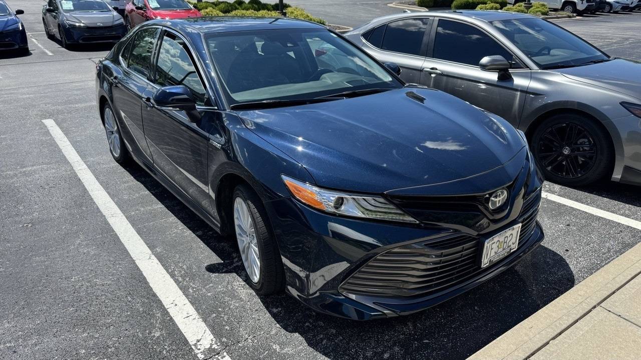 2019 Toyota Camry Hybrid XLE — Sedan — 60,798 mi — Springfield, MO