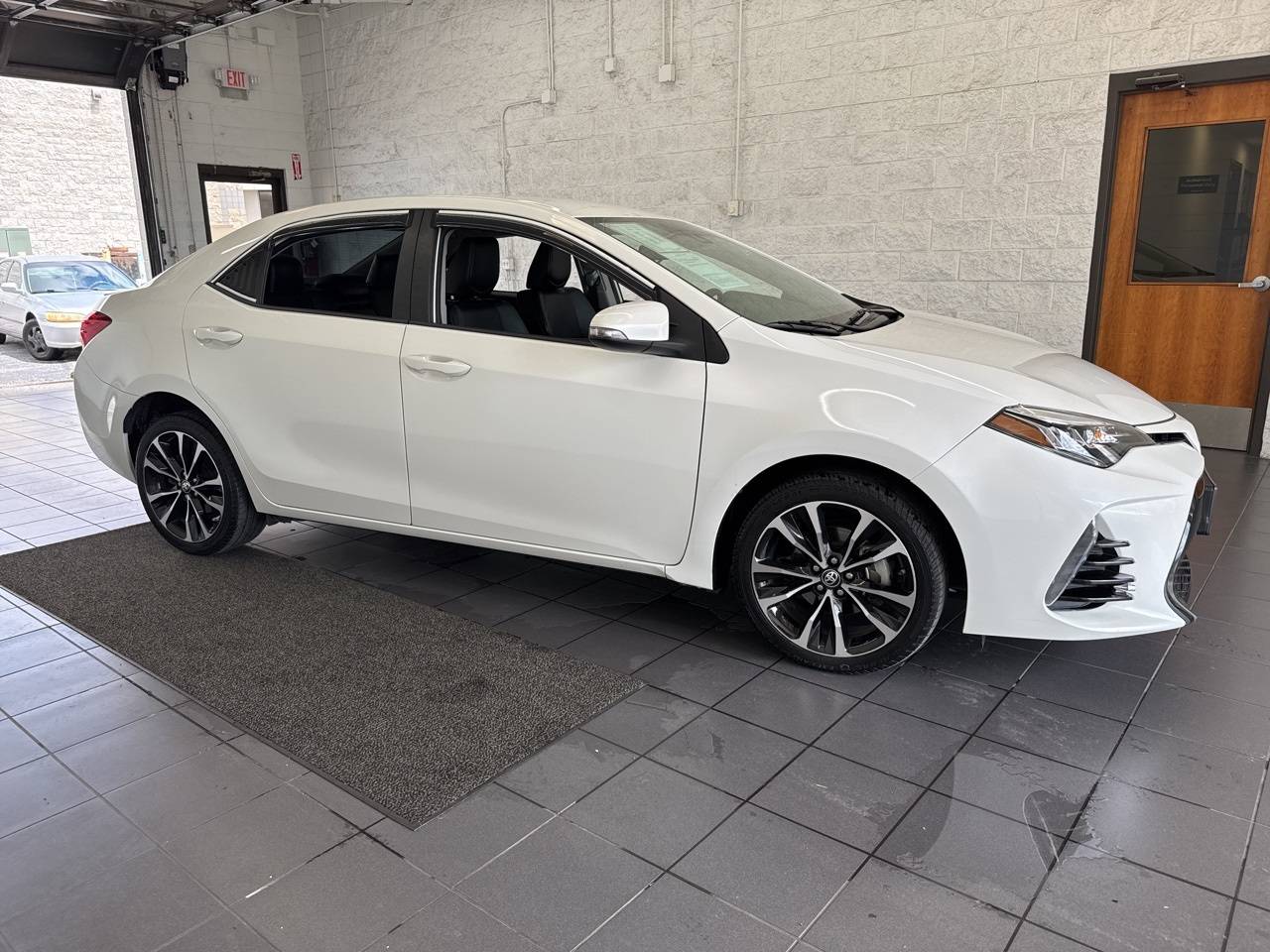 2018 Toyota Corolla SE — Sedan — 112,381 mi — Springfield, MO