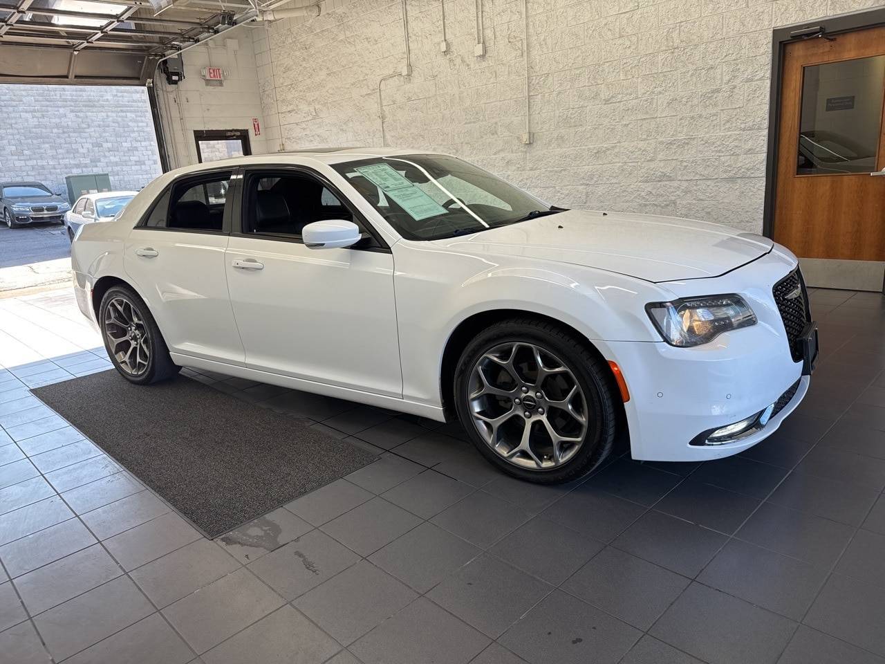 2018 Chrysler 300 S — Sedan — 141,816 mi — Springfield, MO