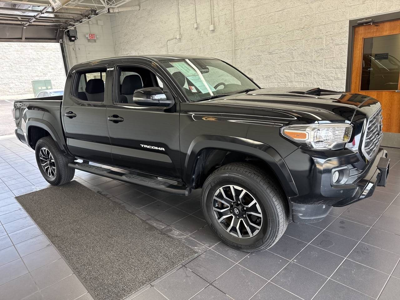 2020 Toyota Tacoma TRD Sport — Pickup Truck — 33,353 mi — Springfield, MO