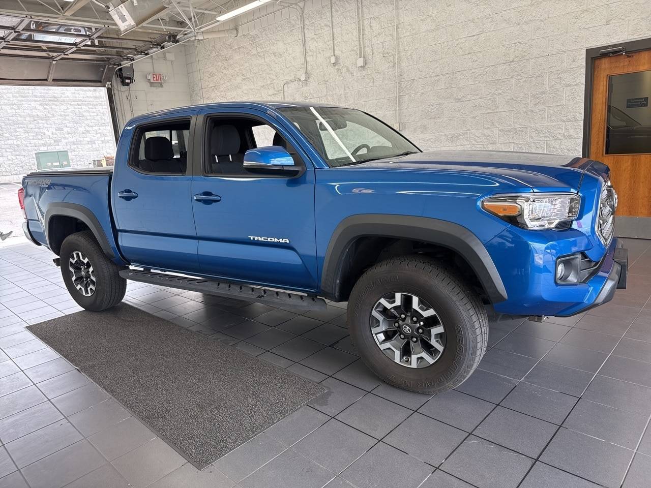 2017 Toyota Tacoma TRD Off Road — Pickup Truck — 96,514 mi — Springfield, MO
