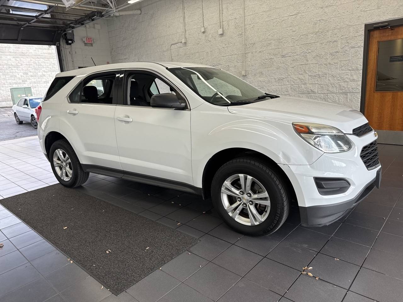 2017 Chevrolet Equinox LS — SUV — 83,344 mi — Springfield, MO