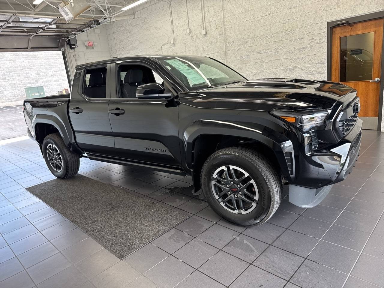 2024 Toyota Tacoma TRD Sport — Pickup Truck — 8,787 mi — Springfield, MO