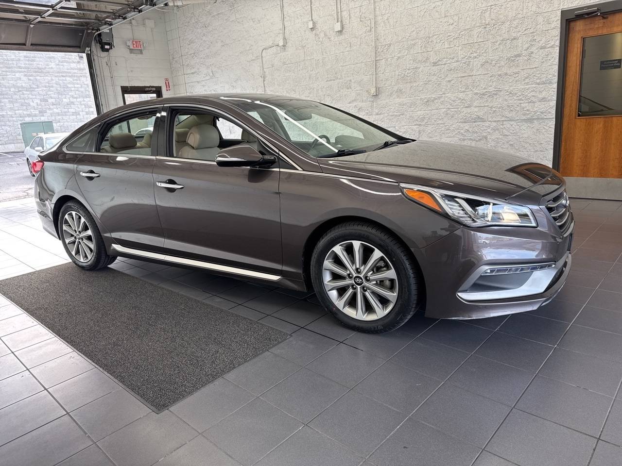 2016 Hyundai Sonata Limited — Sedan — 118,067 mi — Springfield, MO
