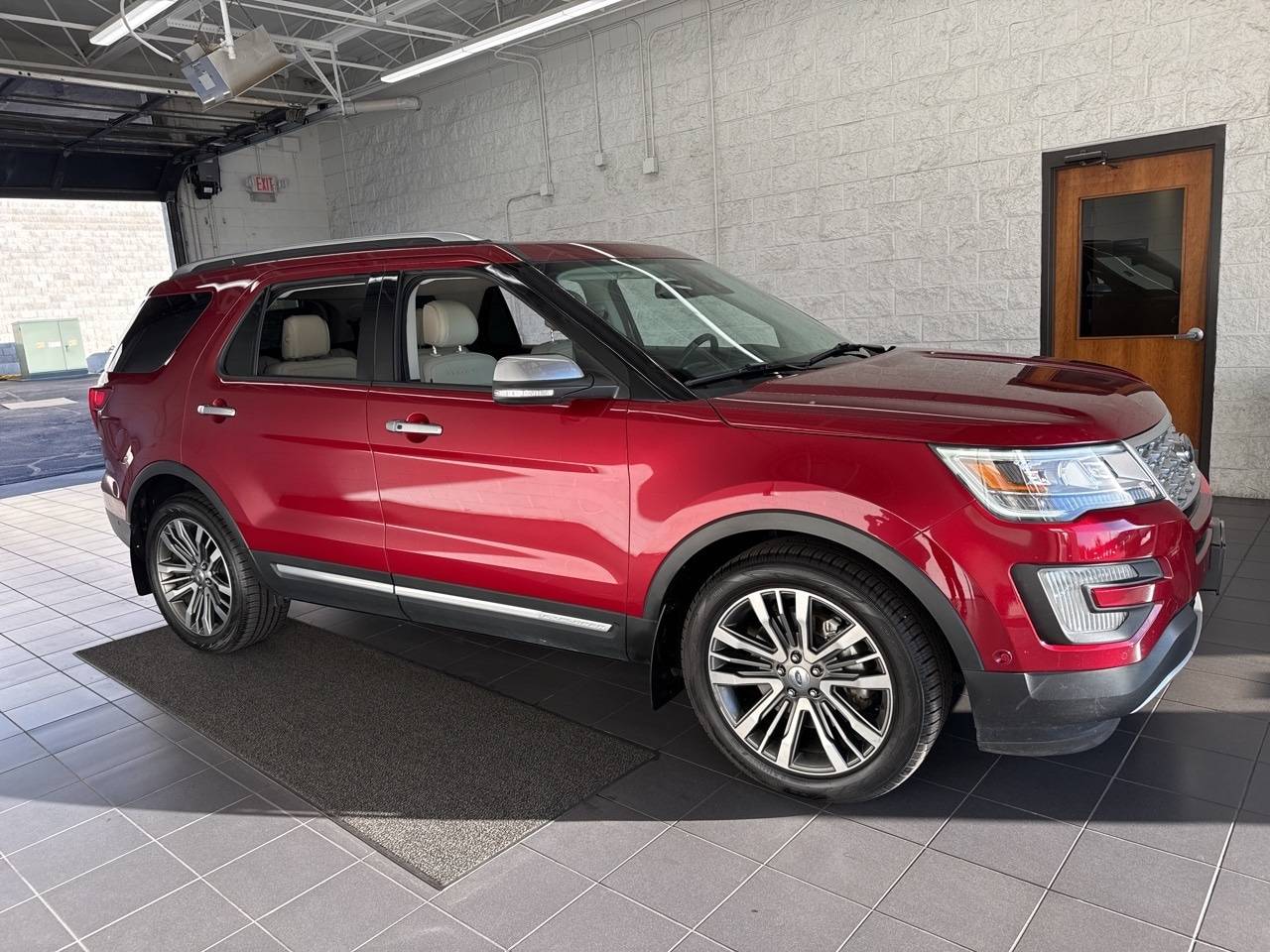 2017 Ford Explorer Platinum — SUV — 96,180 mi — Springfield, MO