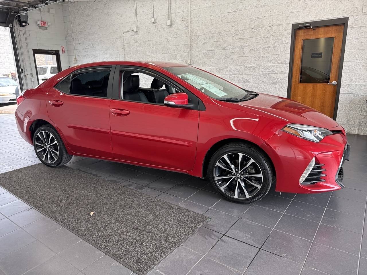 2018 Toyota Corolla SE — Sedan — 136,090 mi — Springfield, MO
