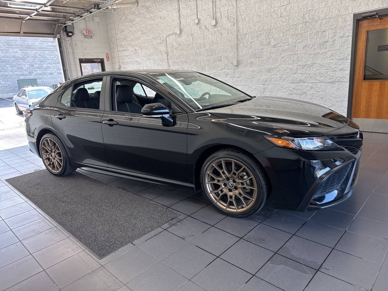 2024 Toyota Camry SE Nightshade — Sedan — 18,722 mi — Springfield, MO