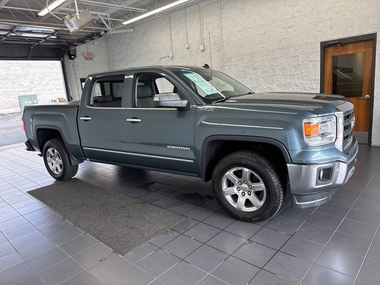 2014 GMC Sierra 1500 SLT — Pickup Truck — 167,657 mi — Springfield, MO