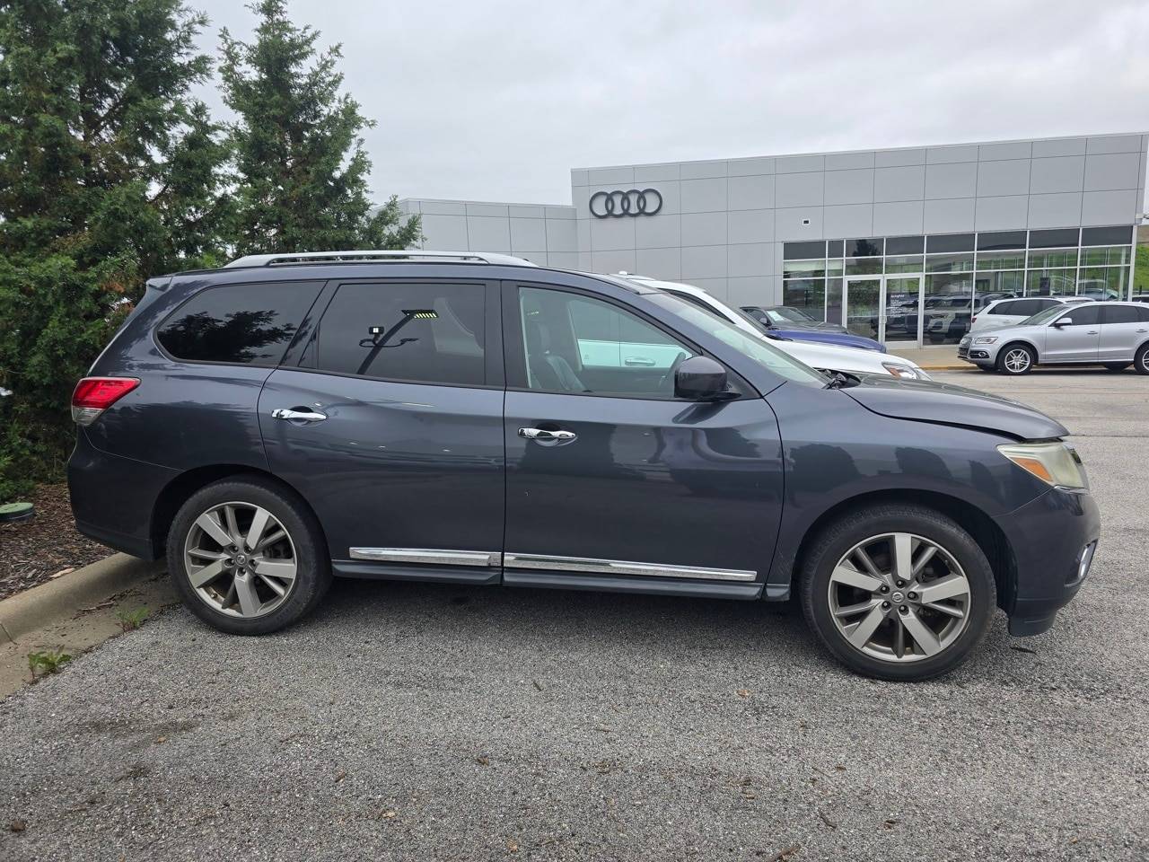 2013 Nissan Pathfinder Platinum — SUV — 137,074 mi — Springfield, MO
