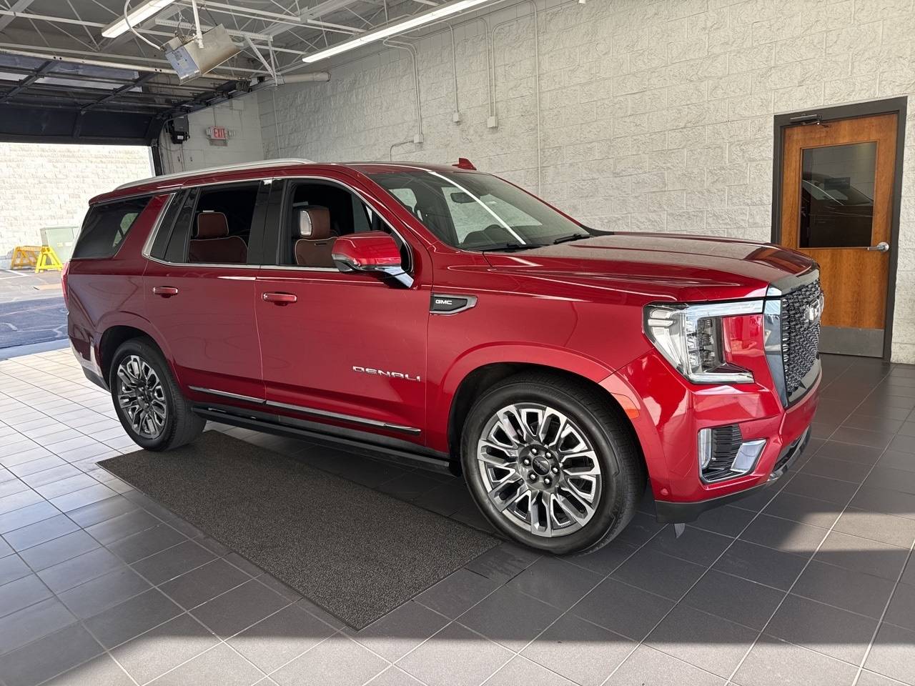 2023 GMC Yukon Denali Ultimate — SUV — 41,476 mi — Springfield, MO