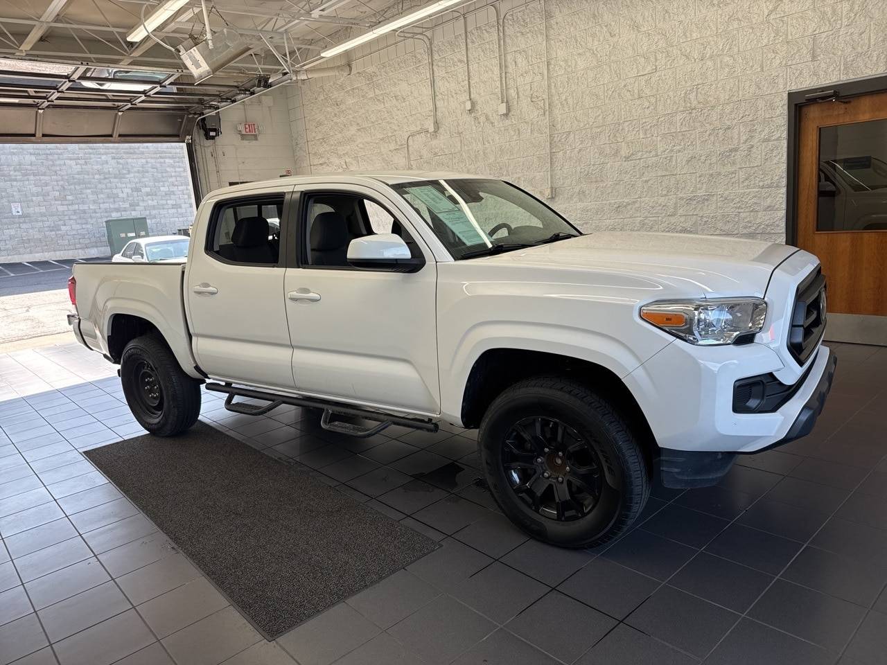 2022 Toyota Tacoma SR — Pickup Truck — 70,570 mi — Springfield, MO