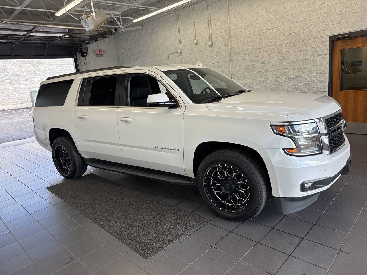 2020 Chevrolet Suburban LT — SUV — 132,620 mi — Springfield, MO