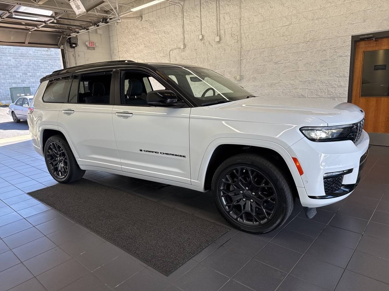 2023 Jeep Grand Cherokee Summit Reserve — SUV — 58,459 mi — Springfield, MO