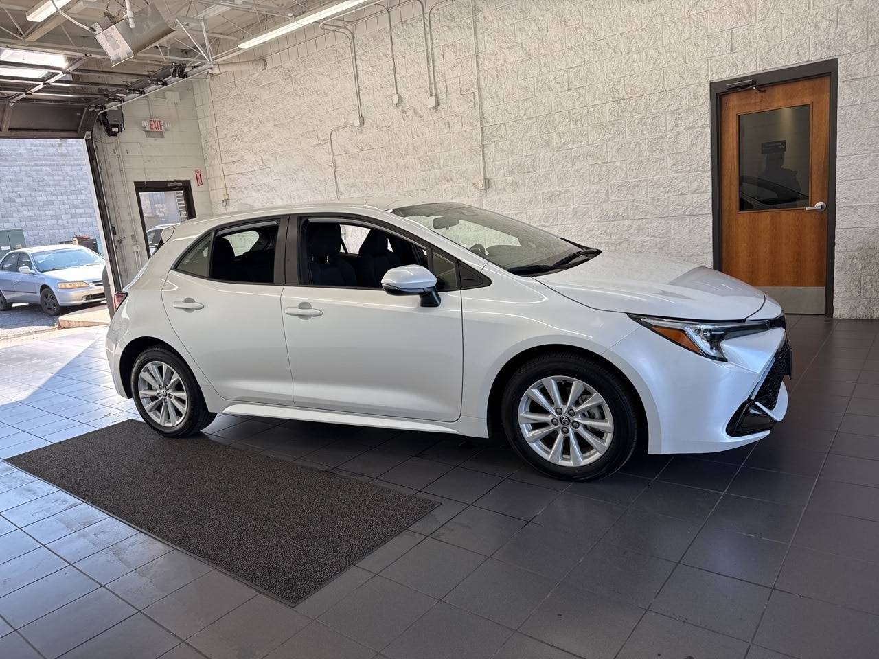 2024 Toyota Corolla Hatchback SE — Hatchback — 20,422 mi — Springfield, MO