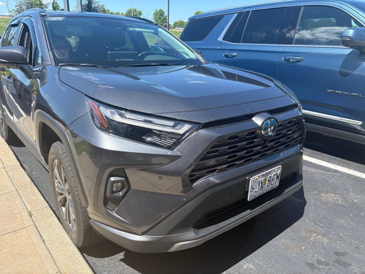 2023 Toyota RAV4 Hybrid Limited — SUV — 28,261 mi — Springfield, MO
