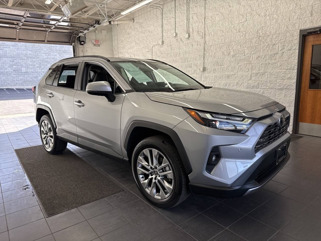 2024 Toyota RAV4 Limited — SUV — 23,825 mi — Springfield, MO