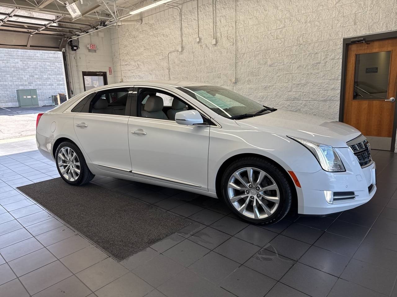2017 Cadillac XTS Luxury — Sedan — 34,112 mi — Springfield, MO