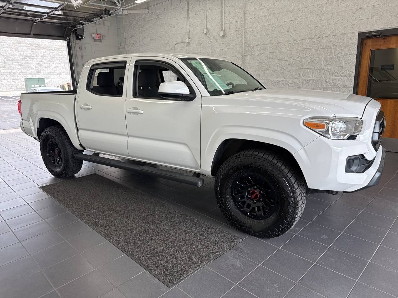 2020 Toyota Tacoma SR — Pickup Truck — 97,366 mi — Springfield, MO
