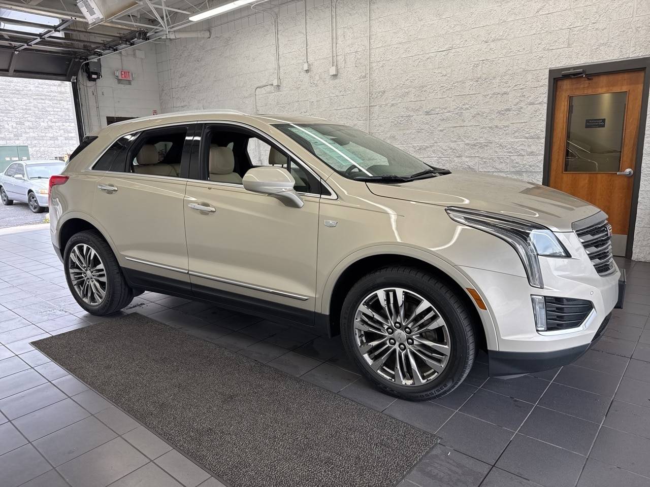 2017 Cadillac XT5 Luxury — SUV — 104,232 mi — Springfield, MO