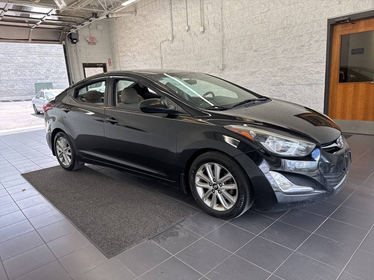 2016 Hyundai Elantra SE — Sedan — 130,448 mi — Springfield, MO