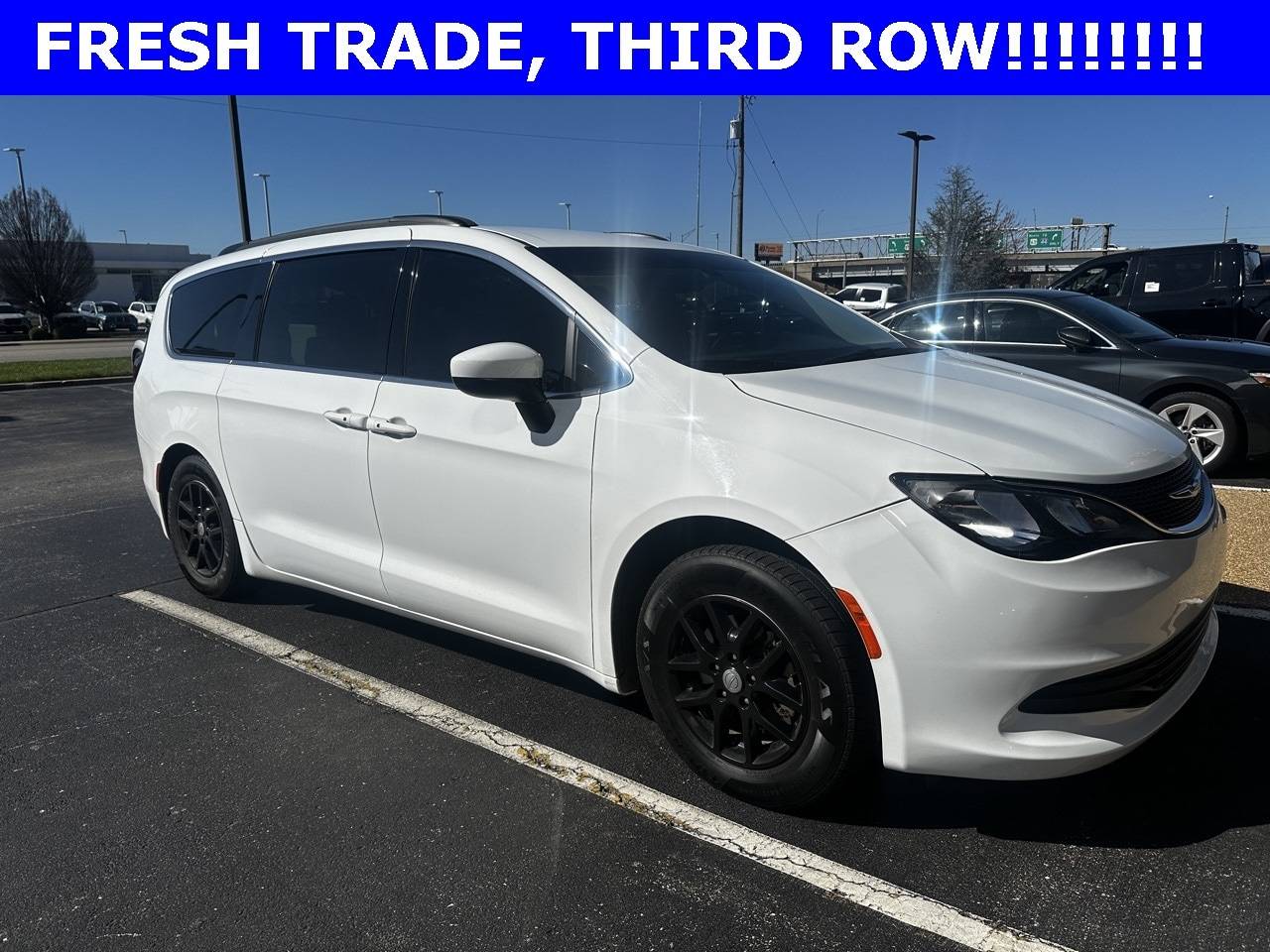 2020 Chrysler Voyager LXI — Minivan — 122,317 mi — Springfield, MO