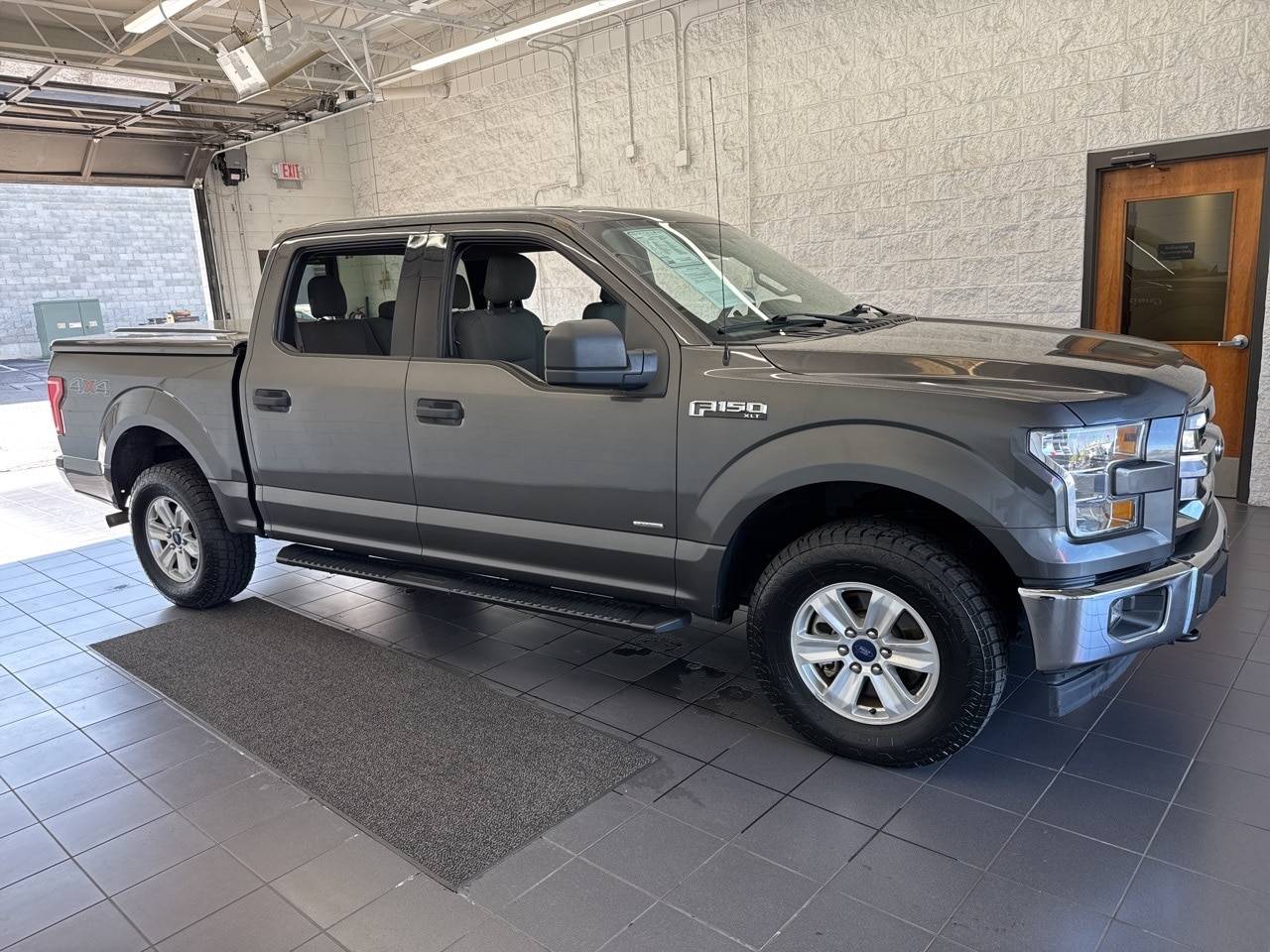 2017 Ford F-150 XLT — Pickup Truck — 114,058 mi — Springfield, MO