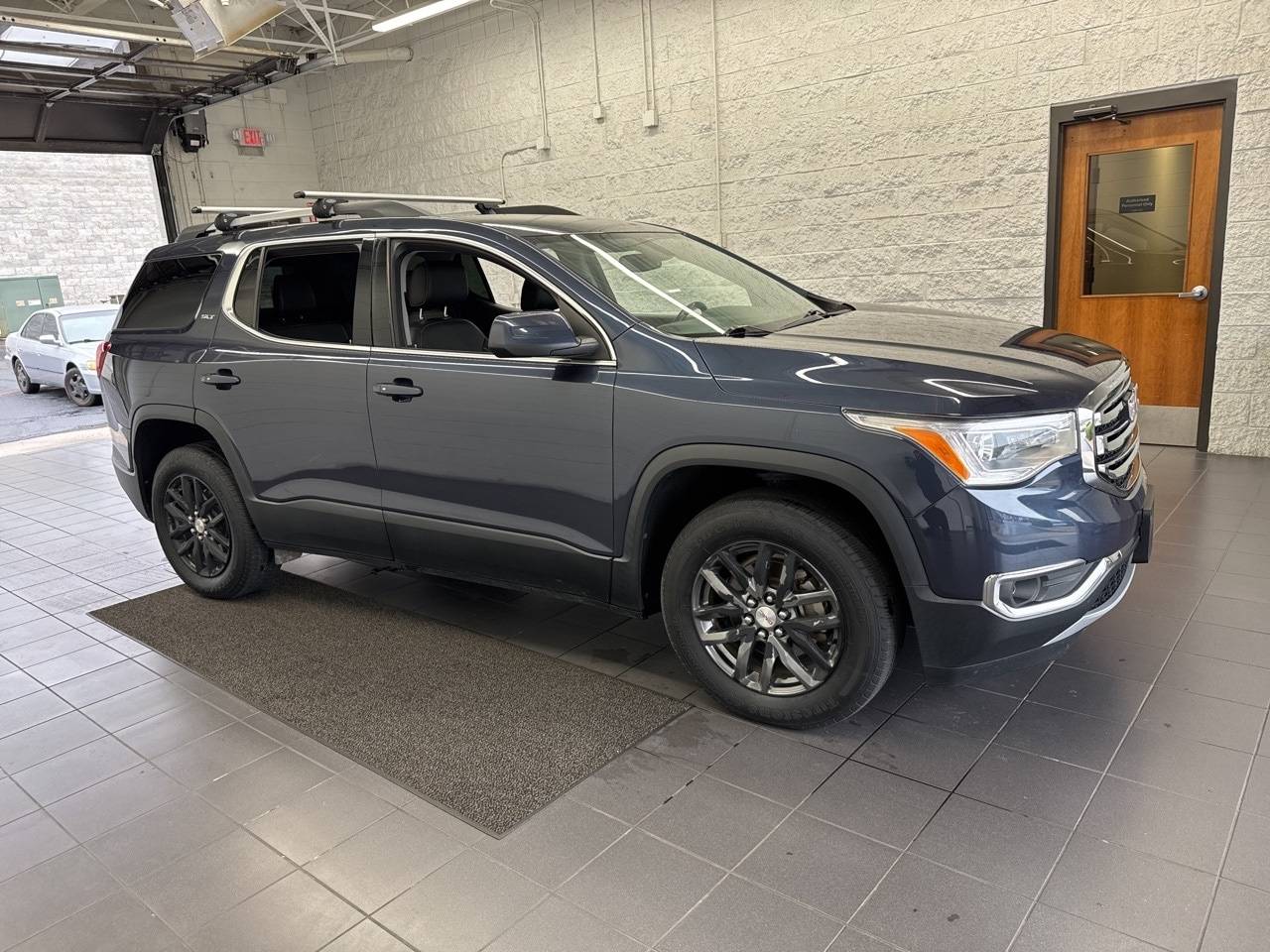 2019 GMC Acadia SLT — SUV — 96,820 mi — Springfield, MO
