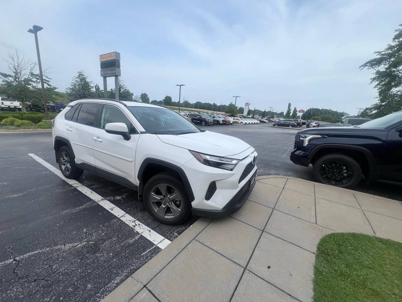 2022 Toyota RAV4 XLE — SUV — 31,410 mi — Springfield, MO