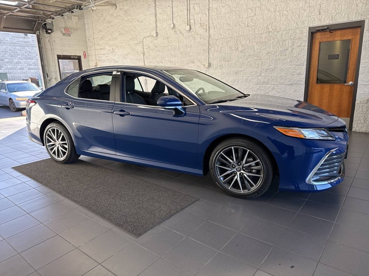2023 Toyota Camry XLE — Sedan — 6,880 mi — Springfield, MO