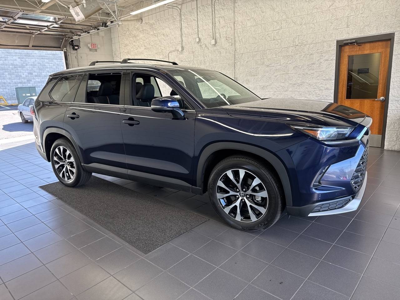 2025 Toyota Grand Highlander Hybrid MAX Limited — SUV — 4,120 mi — Springfield, MO