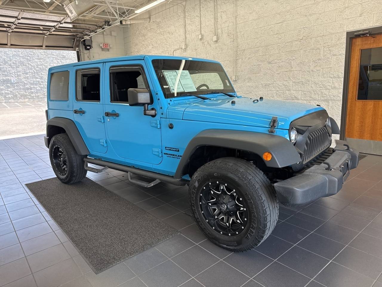 2017 Jeep Wrangler Sport — SUV — 135,919 mi — Springfield, MO