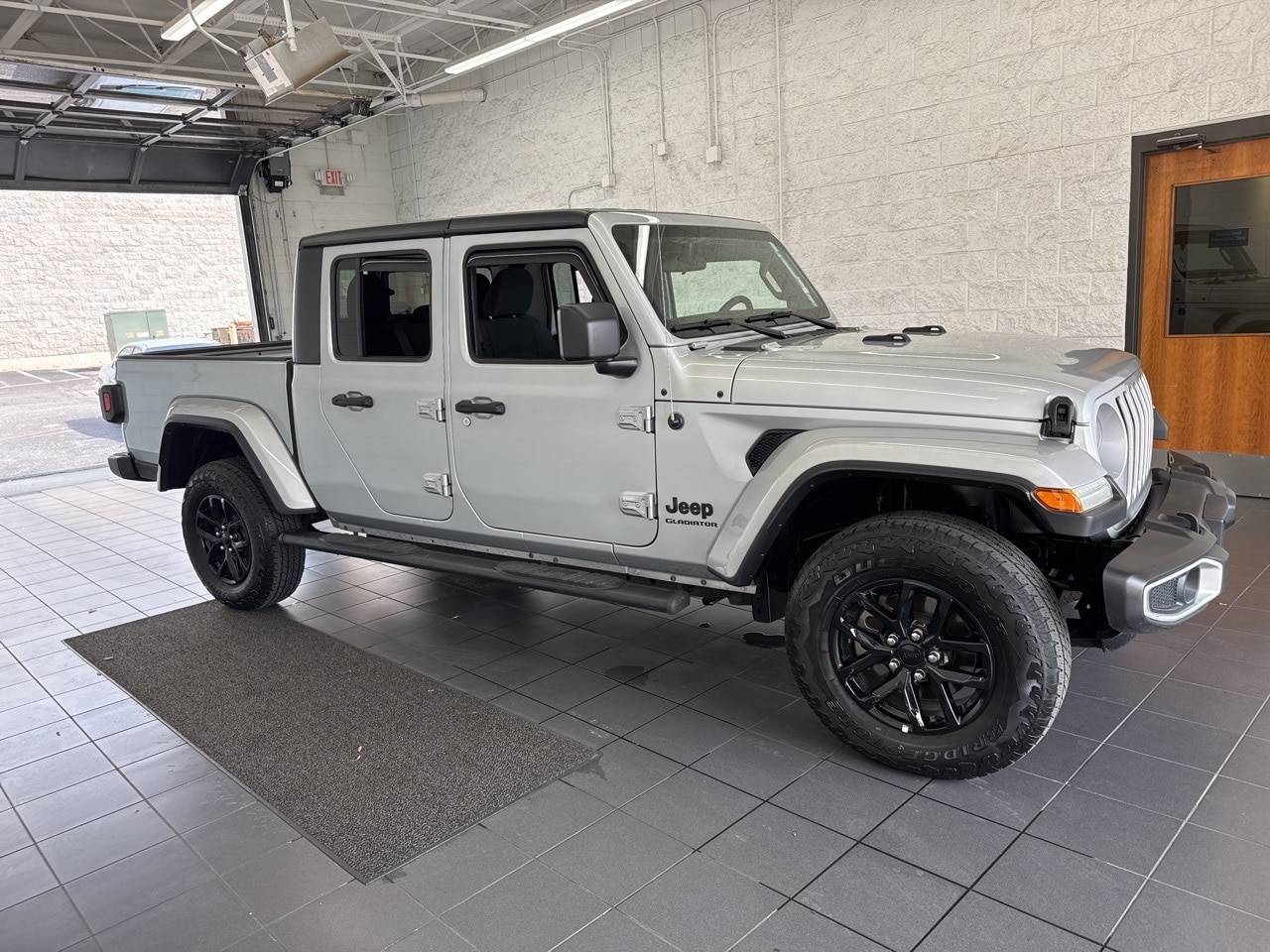 2022 Jeep Gladiator Sport S — Pickup Truck — 14,987 mi — Springfield, MO