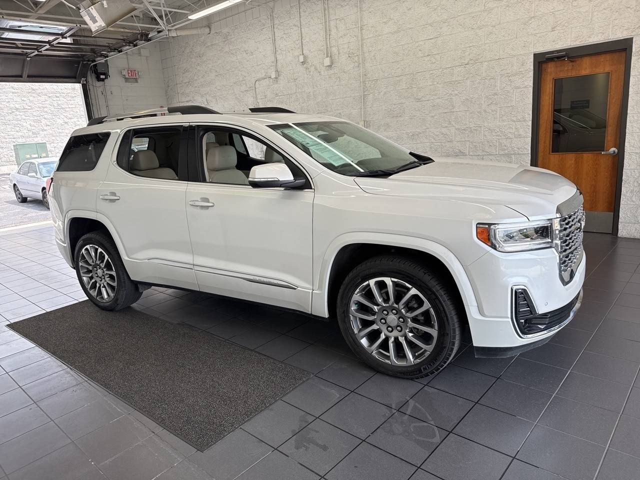 2023 GMC Acadia Denali — SUV — 34,059 mi — Springfield, MO