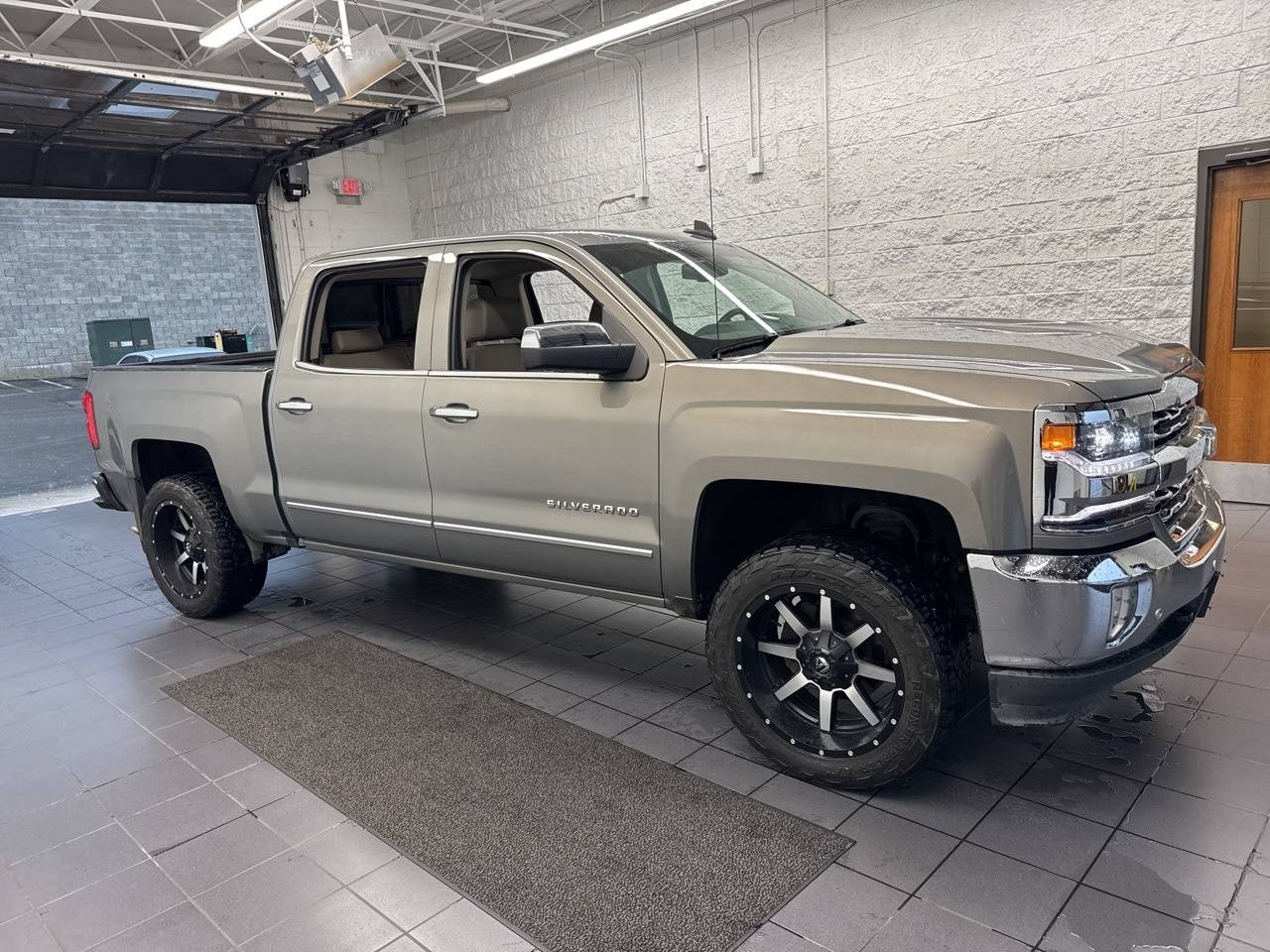 2017 Chevrolet Silverado 1500 LTZ — Pickup Truck — 100,687 mi — Springfield, MO