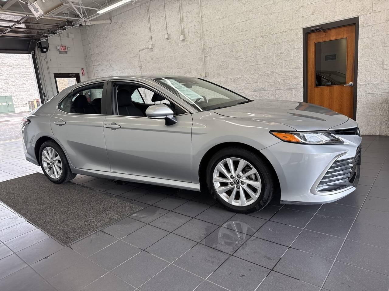 2023 Toyota Camry LE — Sedan — 49,787 mi — Springfield, MO