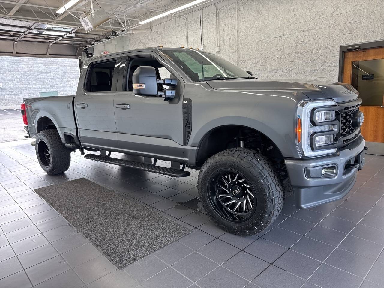 2024 Ford Super Duty F-250 XLT — Pickup Truck — 4,962 mi — Springfield, MO