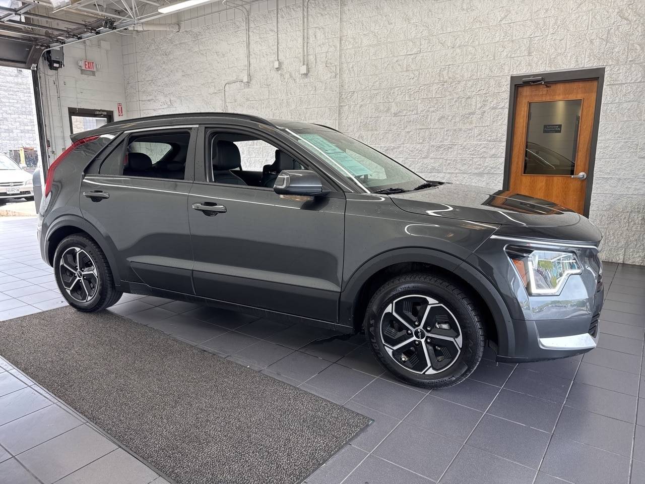 2024 Kia Niro Hybrid EX — SUV — 26,752 mi — Springfield, MO