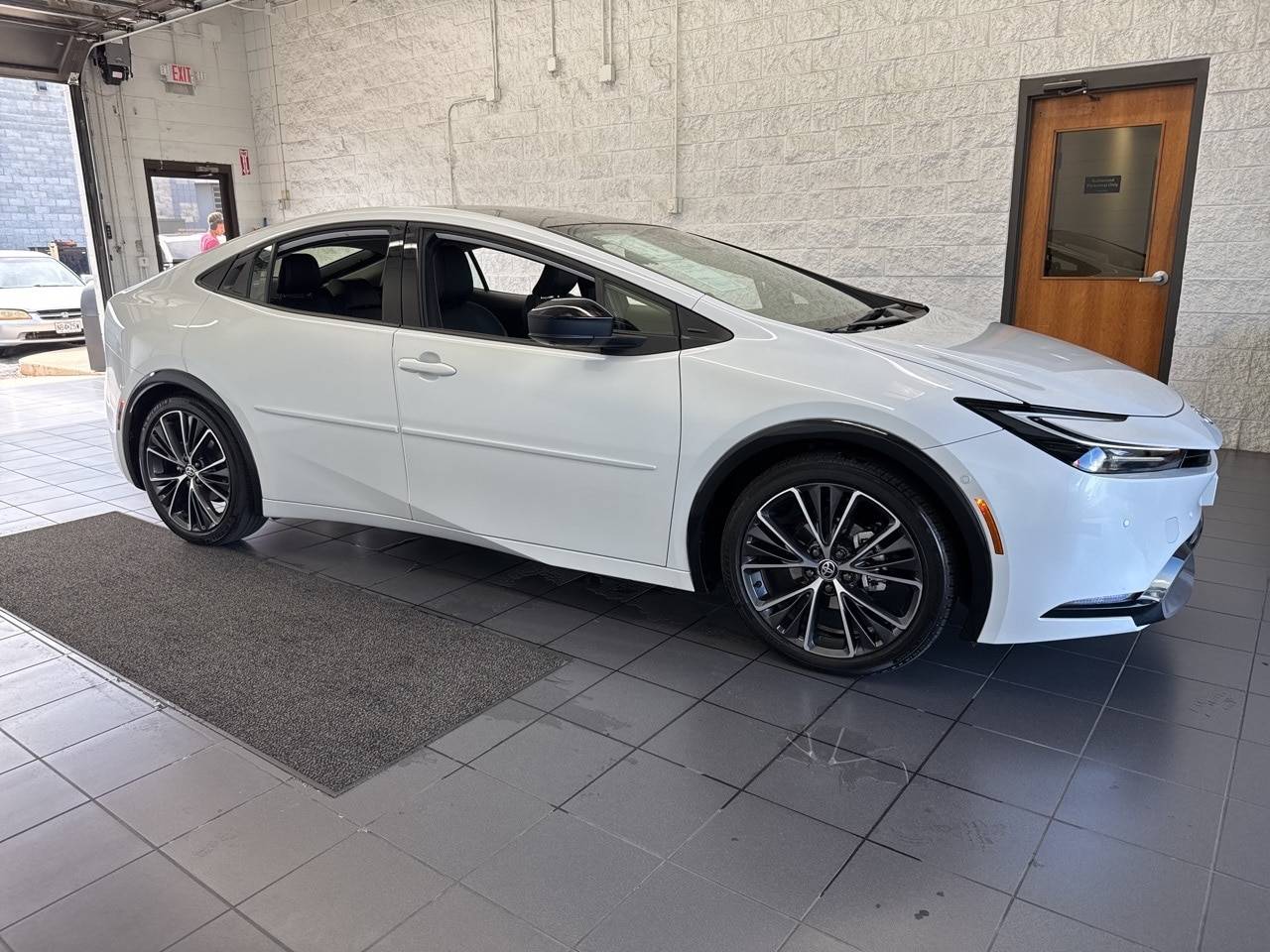 2024 Toyota Prius Limited — Hatchback — 6,928 mi — Springfield, MO