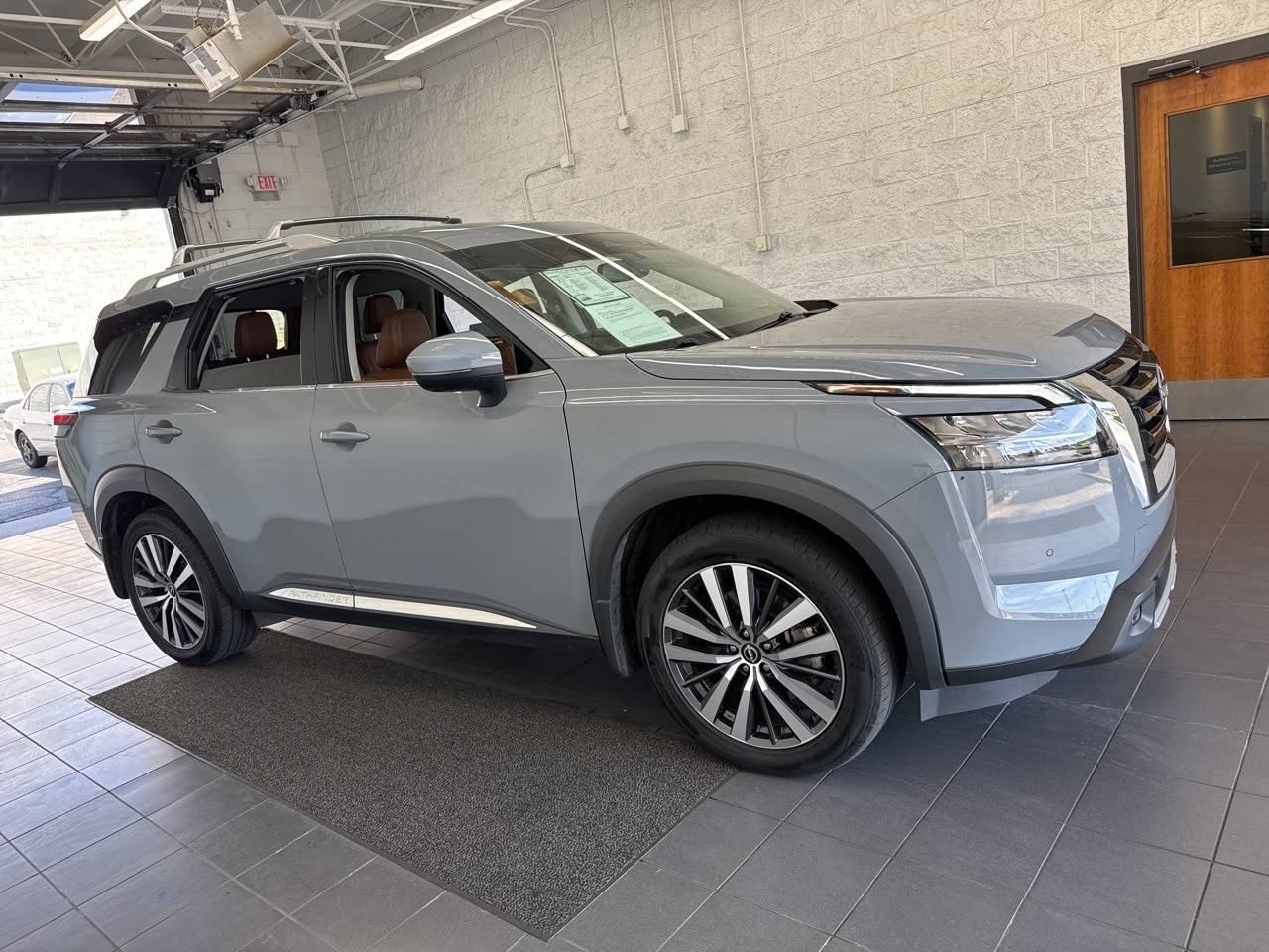 2022 Nissan Pathfinder Platinum — SUV — 84,420 mi — Springfield, MO