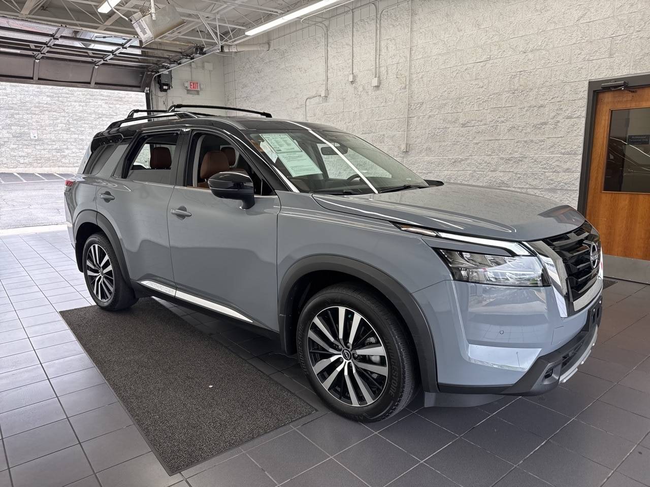 2024 Nissan Pathfinder Platinum — SUV — 13,397 mi — Springfield, MO