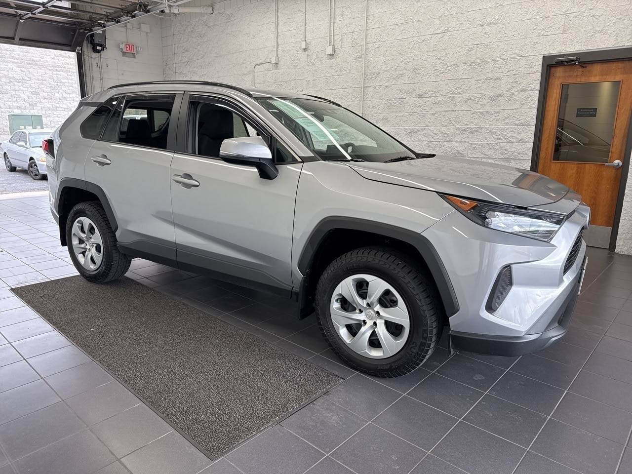 2019 Toyota RAV4 LE — SUV — 90,109 mi — Springfield, MO