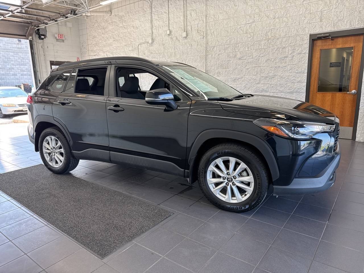 2022 Toyota Corolla Cross LE — SUV — 42,408 mi — Springfield, MO