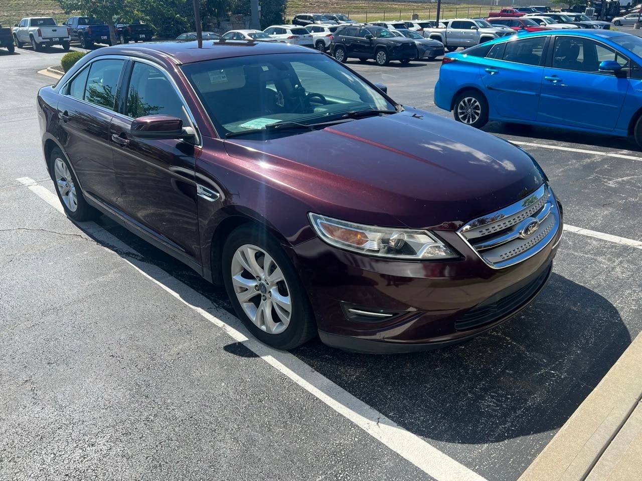 2011 Ford Taurus SEL — Sedan — 143,614 mi — Springfield, MO