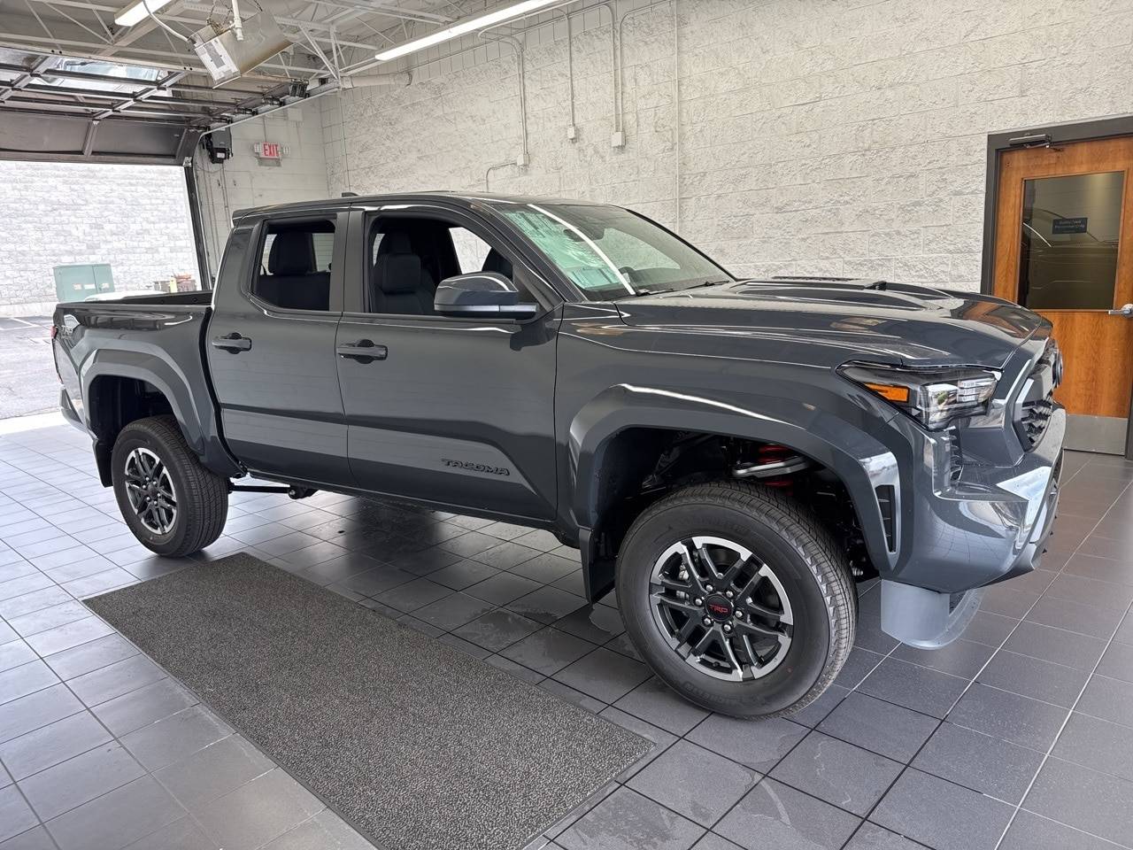 2025 Toyota Tacoma TRD Sport — Pickup Truck — 124 mi — Springfield, MO