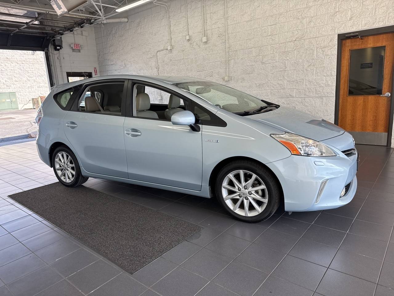2012 Toyota Prius v Two — Wagon — 161,463 mi — Springfield, MO