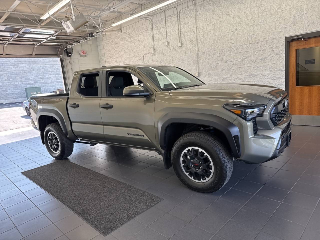 2025 Toyota Tacoma TRD Off Road — Pickup Truck — 1,931 mi — Springfield, MO